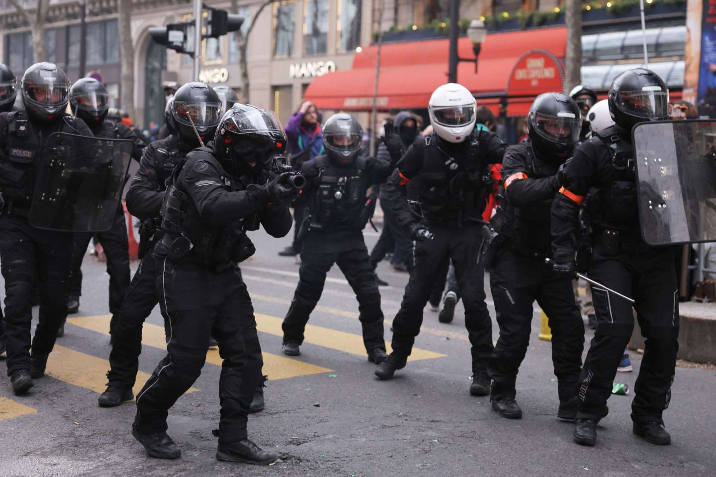 Violences policières : onze enquêtes confiées à l’IGPN depuis une semaine, annonce Gérald Darmanin