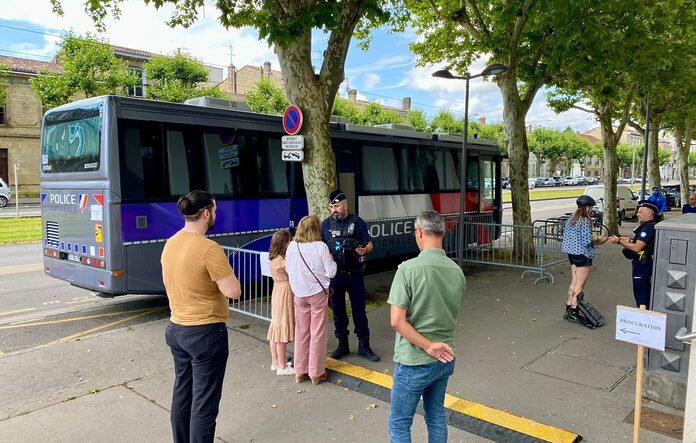 Bordeaux : Le Bus Express Pour Les Procurations Electorales