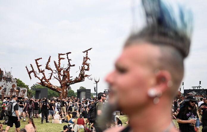 Au Hellfest, la Politique Laisse Place à la Pure Passion