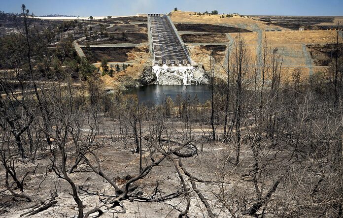 Canicule et incendies: 10.000 évacuations en Californie