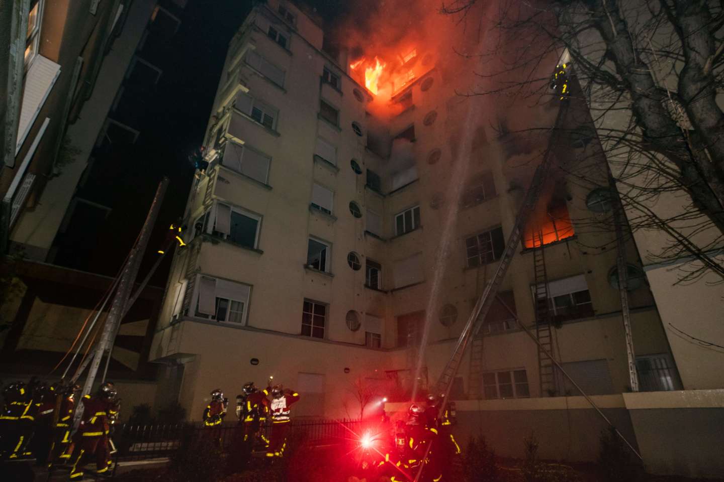 Au procès de l’incendie de la rue Erlanger, vingt-cinq ans de réclusion pour l’accusée : « Le risque de réitération est réel », pour la cour d’assises