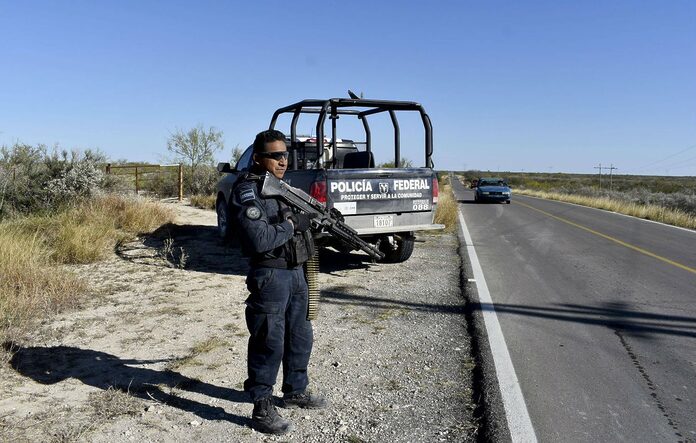 Dix-neuf corps découverts après affrontement entre cartels au Mexique