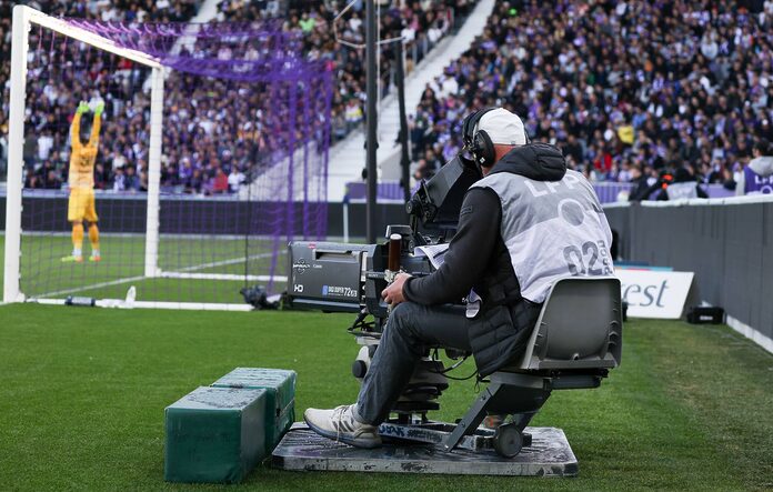 Ligue 1 : Incertitude sur le diffuseur à un mois de la reprise