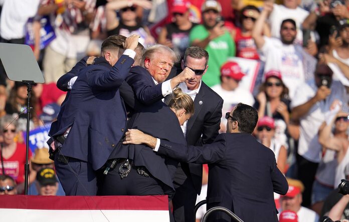 Trump évacué d’un meeting après des coups de feu en Pennsylvanie