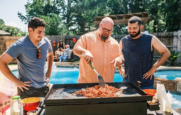 Barbecue ou plancha : lequel choisir pour l’été ?