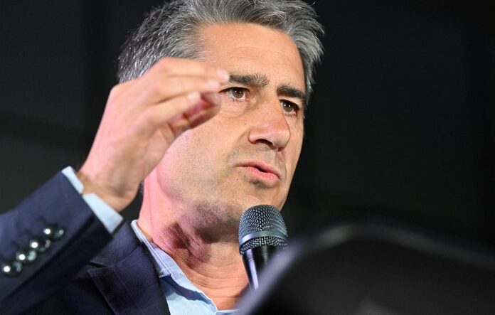 François Ruffin critique sévèrement le Nouveau Front populaire