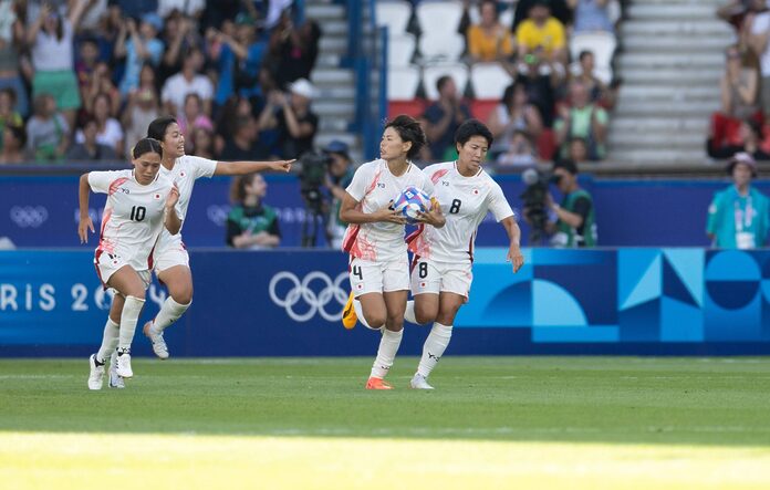 Le lob magique de Tanikawa offre le Japon face au Brésil