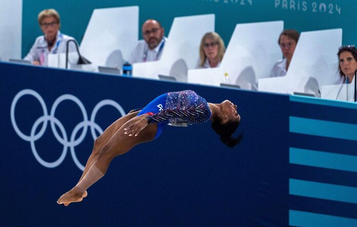 Simone Biles Éblouit avec sa Prestation au Sol à Paris 2024