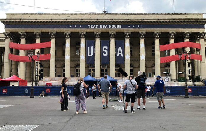 Le quartier de la Bourse aux couleurs américaines pendant les JO