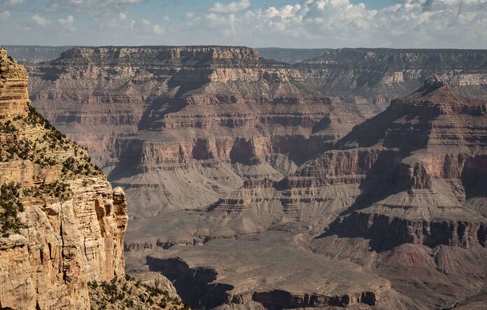 Tragédie au Grand Canyon : un étudiant trouve la mort