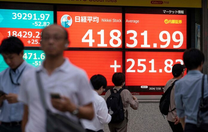 Rebond spectaculaire de la Bourse de Tokyo après un lundi noir