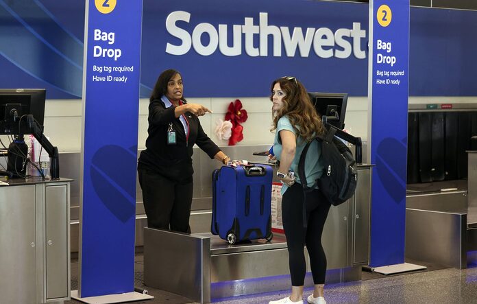 Tragédie à l’aéroport de Chicago : une femme décède