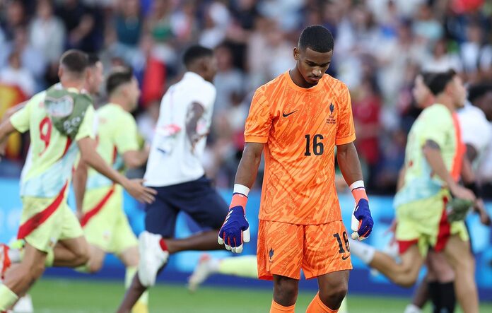 Le gardien des Bleus conspué après la finale contre l’Espagne