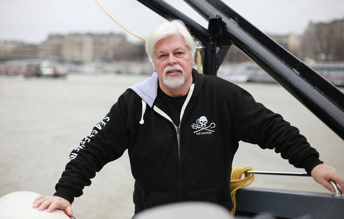 Paul Watson reste-t-il en prison au Groenland ?