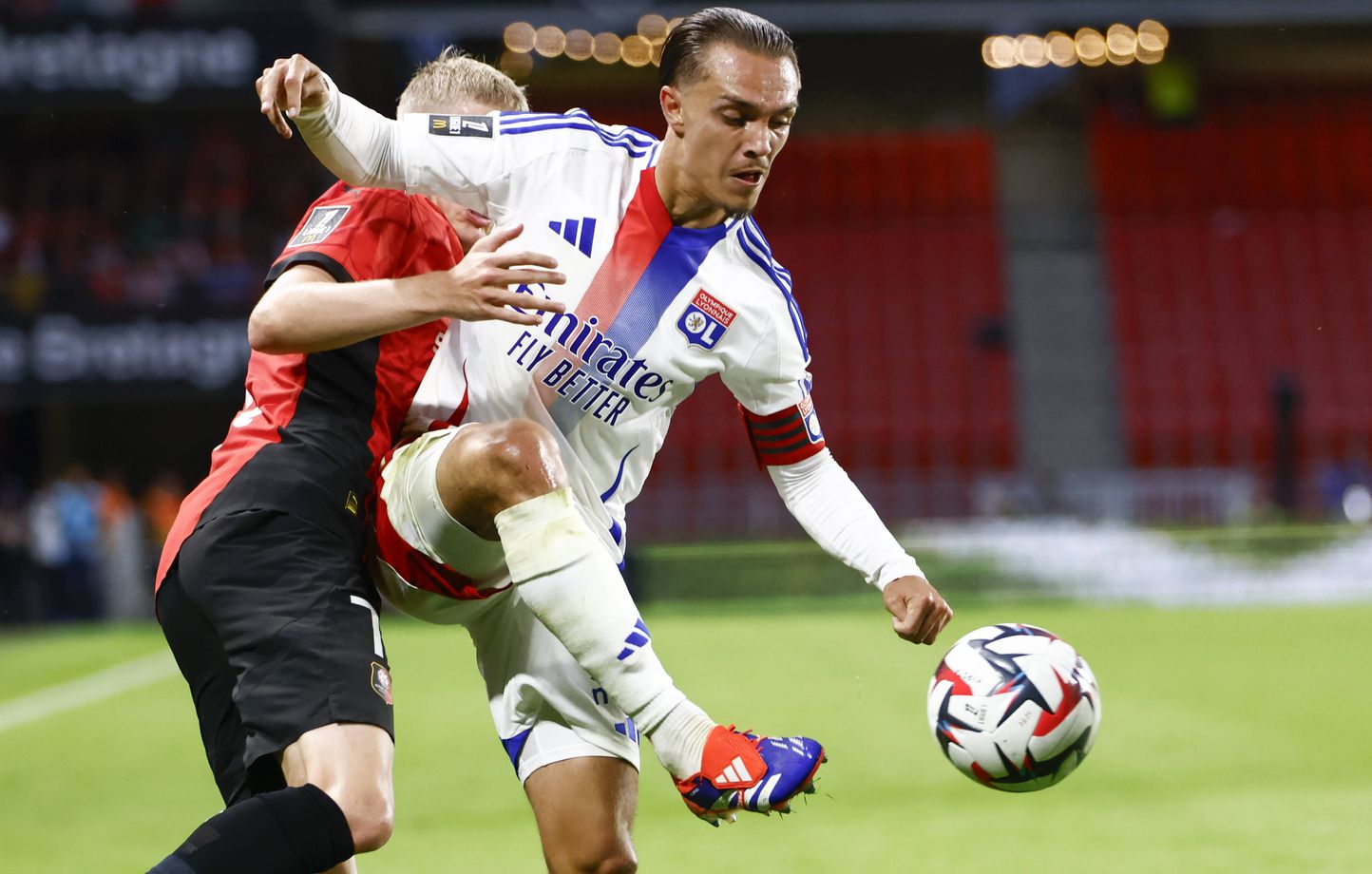 Pierre Sage demande des renforts après la défaite de l’OL