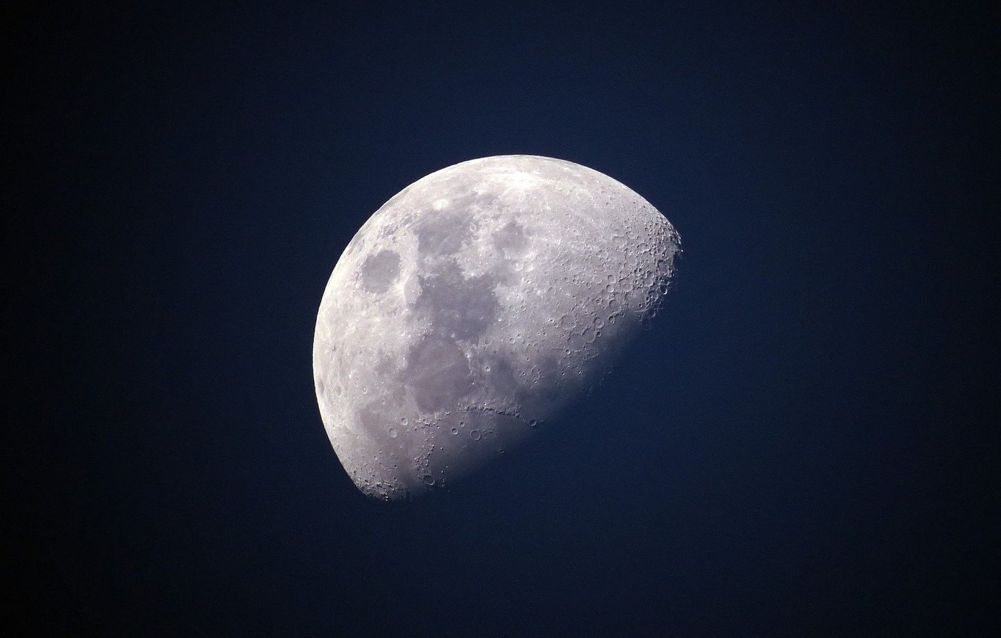 Super Lune Bleue : Un Spectacle Céleste Rare à Ne Pas Manquer