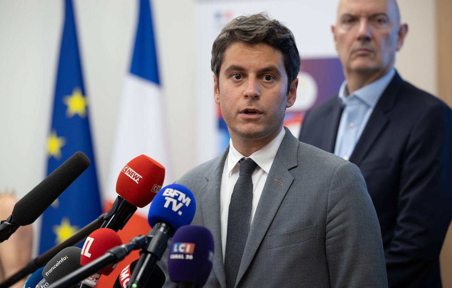 Budget 2025 : Gabriel Attal Maintient 492 Milliards d’Euros