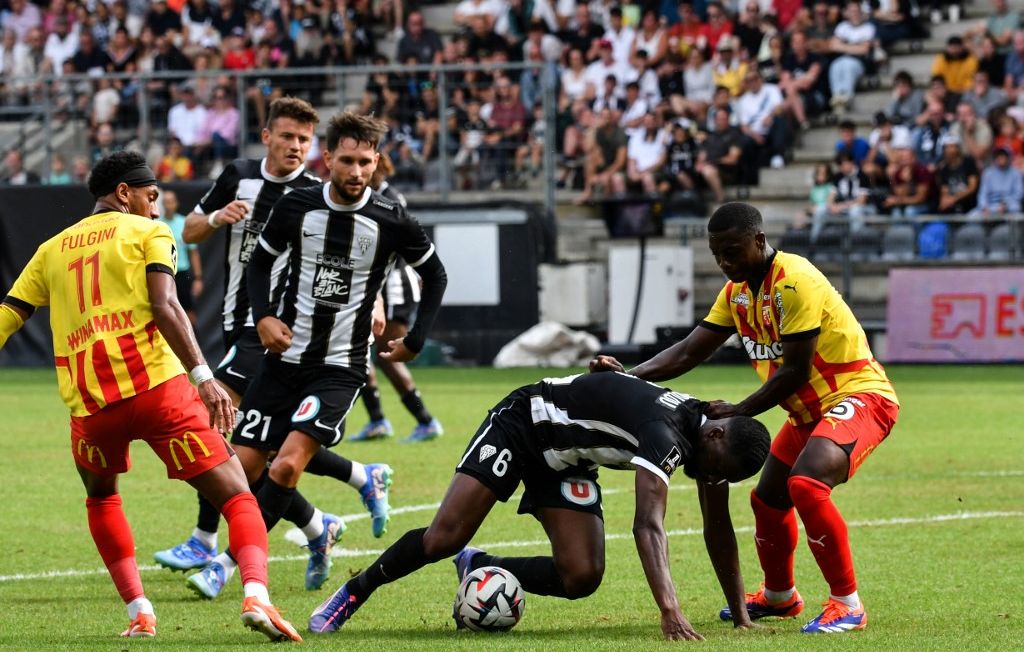 Les clubs de Ligue 1 menacés par la faillite ?