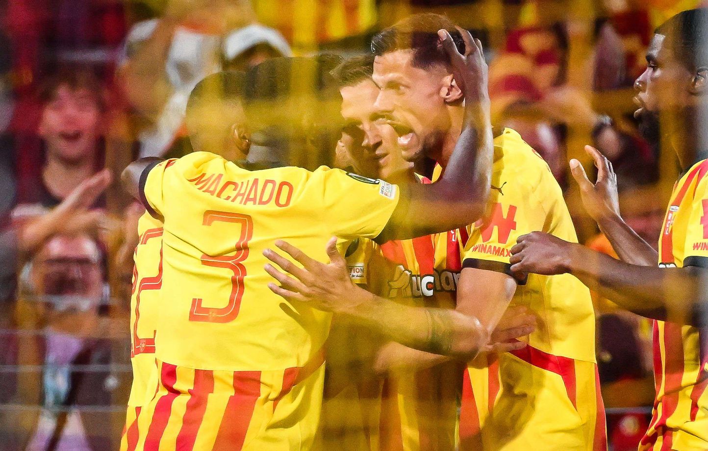 RC Lens domine Panathinaïkos malgré l’infériorité numérique