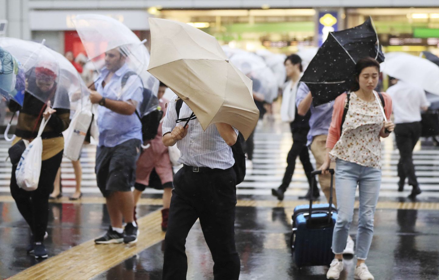 Le Japon frappé par le typhon le plus violent depuis 1960