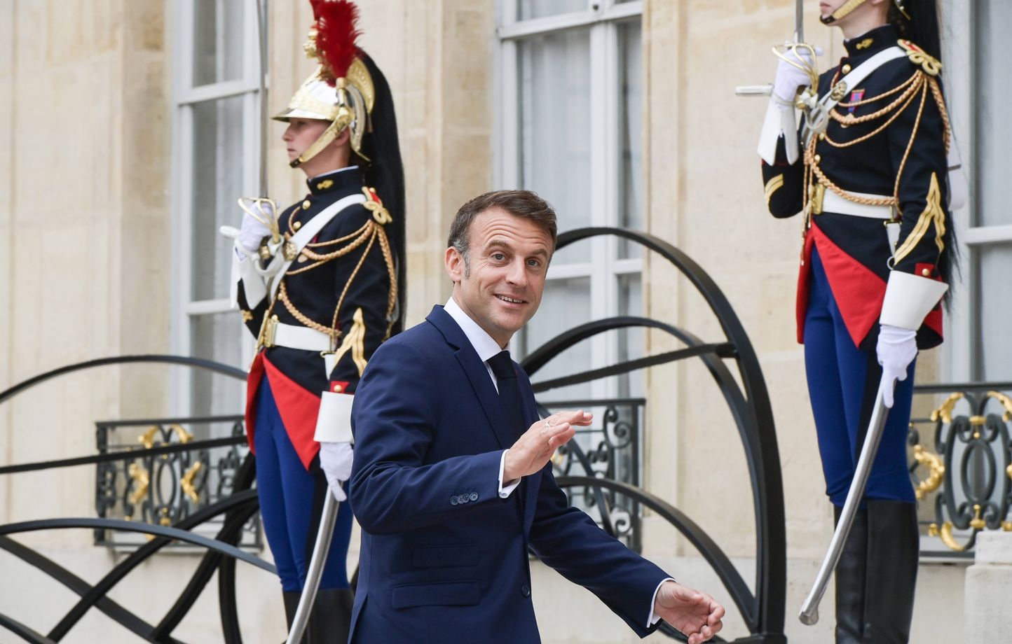 Macron peine à choisir un nouveau Premier ministre