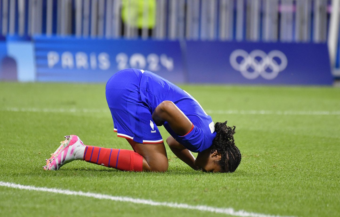 Le mentaliste de Léon Marchand pour booster les Bleues