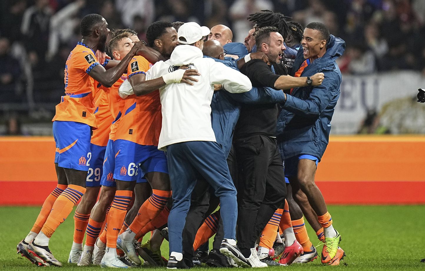 L’OM triomphe à Lyon : Un retour en force historique