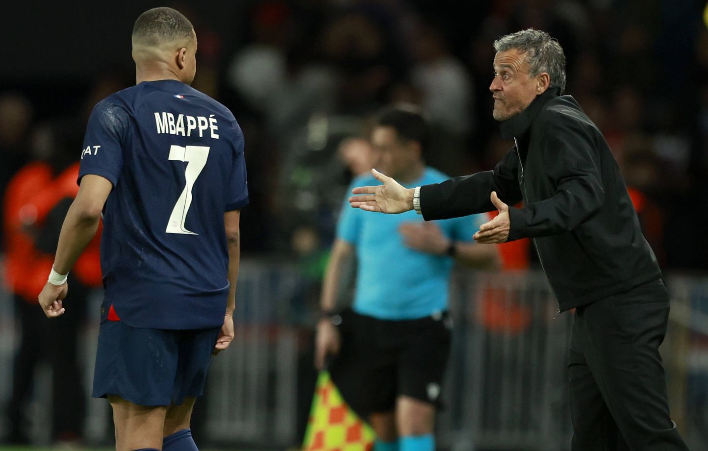 Luis Enrique secoue Mbappé sur sa défense