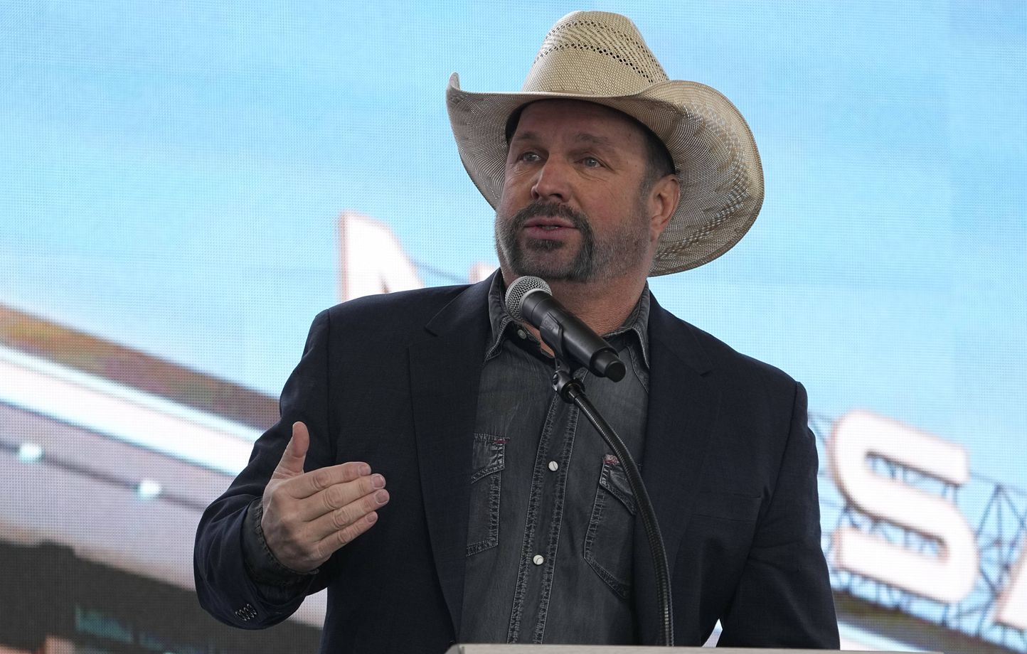 Garth Brooks accusé de viol par son ex-coiffeuse