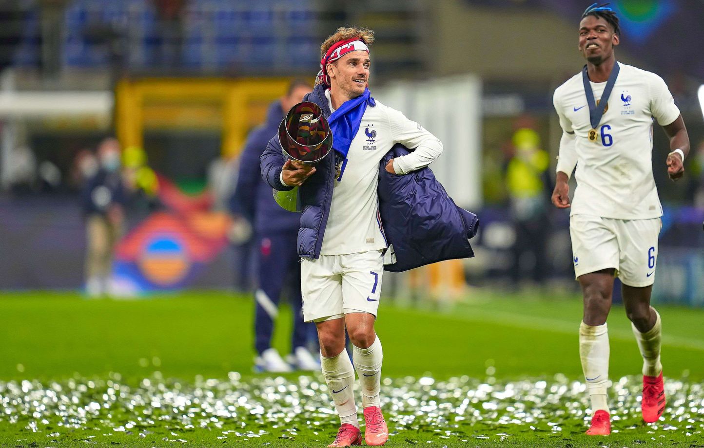 Paul Pogba prêt à convaincre Griezmann de revenir en Bleus