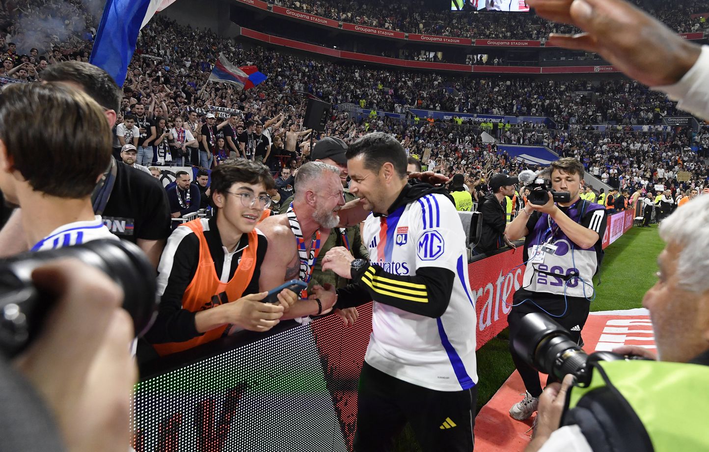 Supporters de l’OL unis contre l’éviction de Pierre Sage