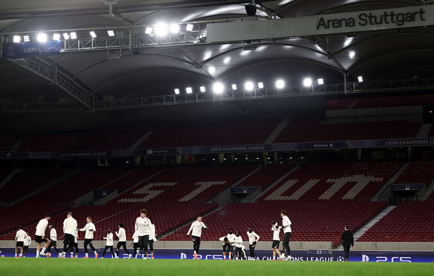 Hooligans français arrêtés avant Stuttgart-PSG en Ligue des champions