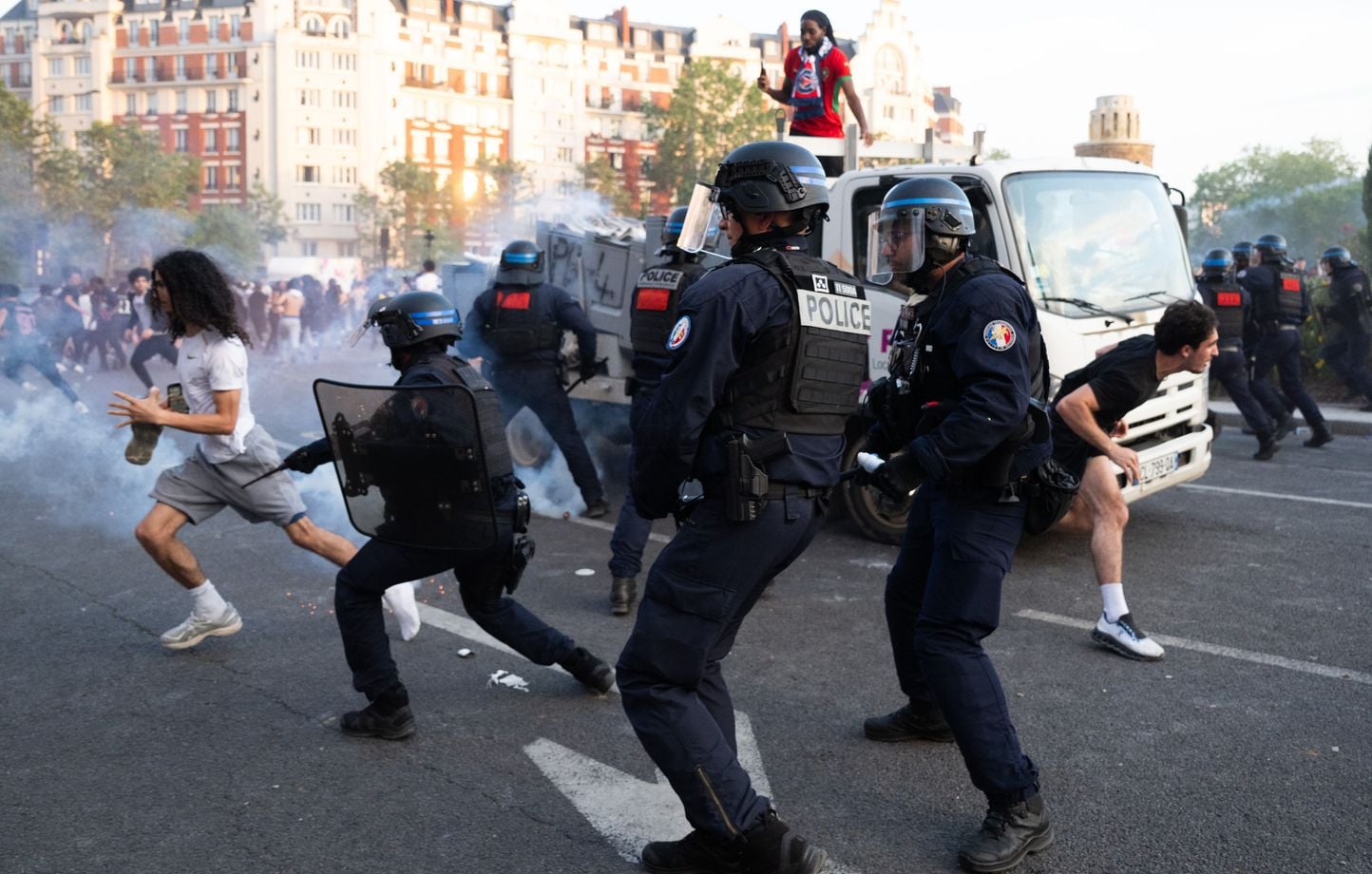 6a1d6829ee988.jpg Sacre du PSG : 890 interpellations, l’État se défend