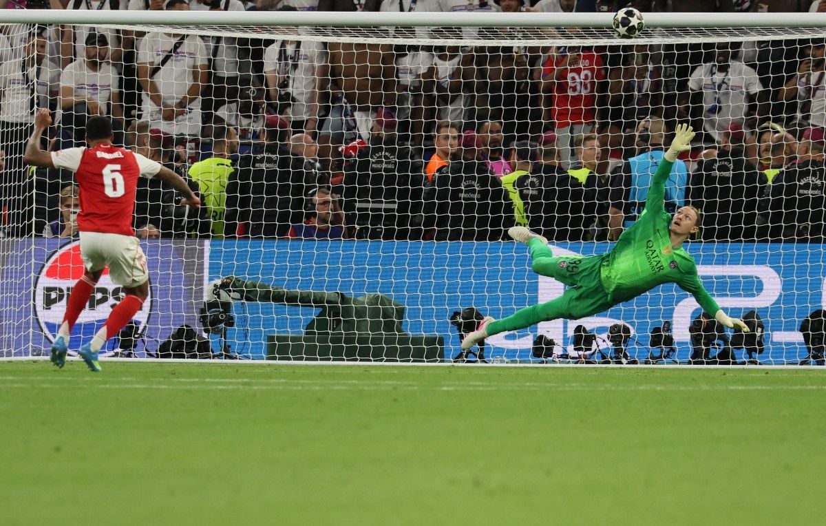 PSG-Arsenal : le tir au but lunaire de Gabriel