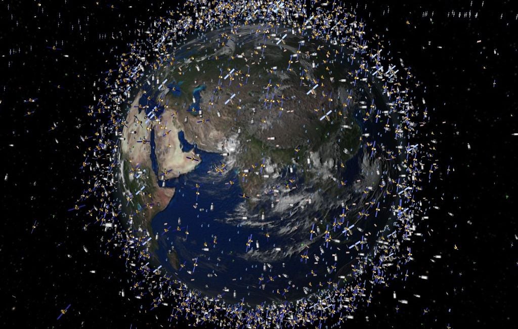 Débris spatiaux : le Soleil accélère leur chute