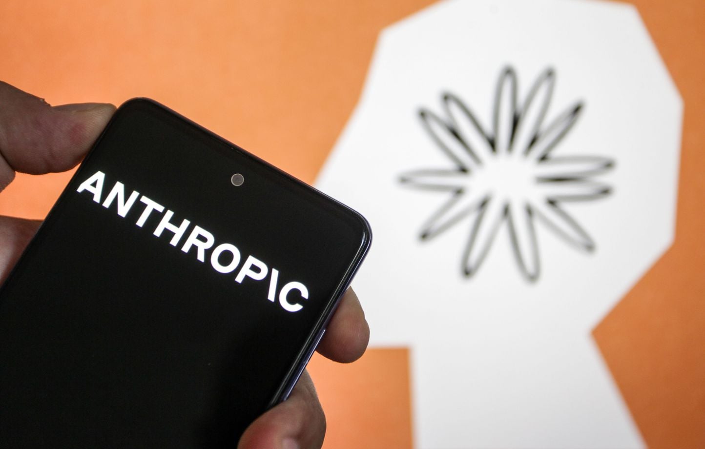 Anthropic alerte : freiner l’IA avant la perte de contrôle
