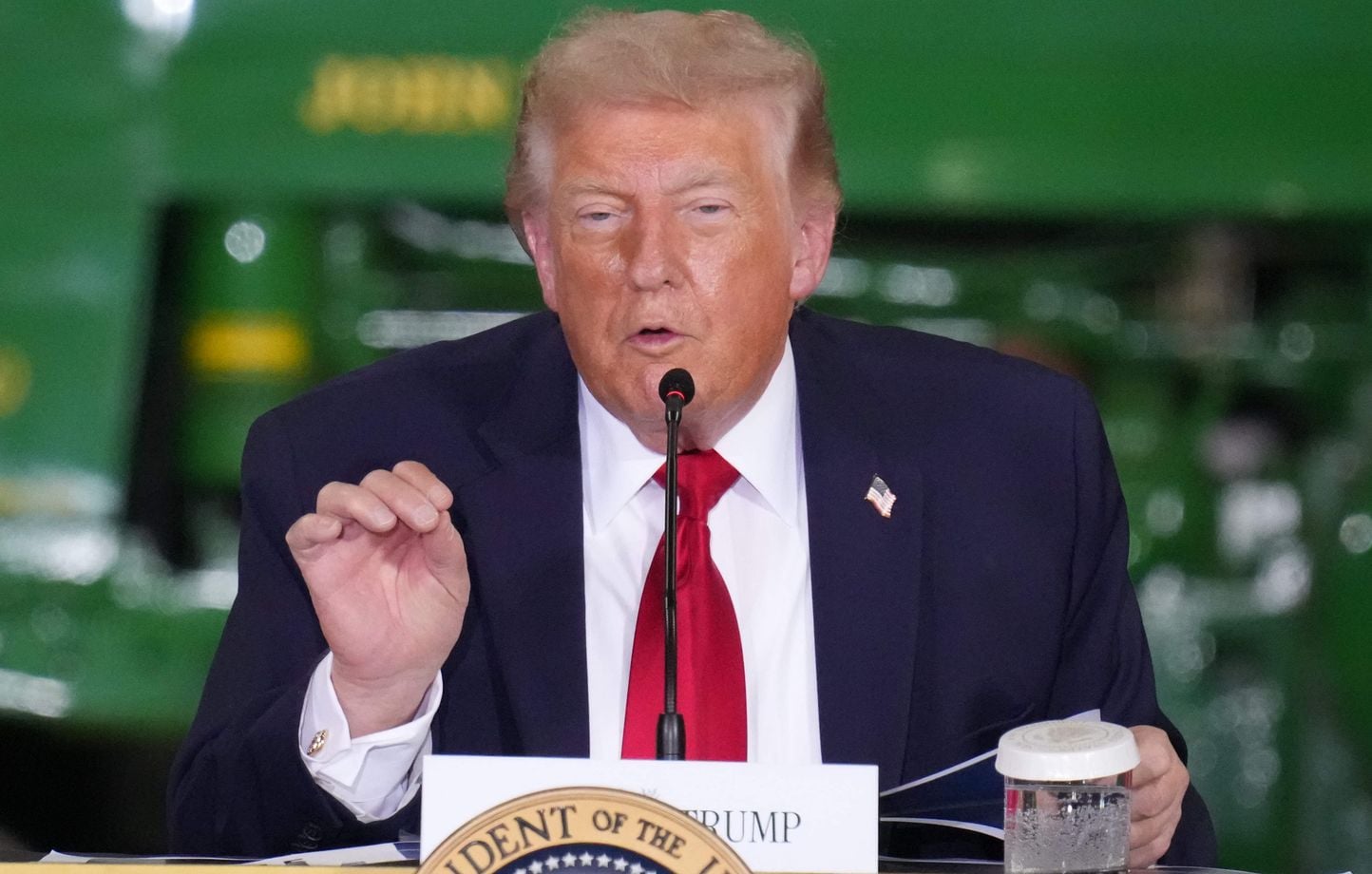 Trump dérape face à NBC et insulte une journaliste