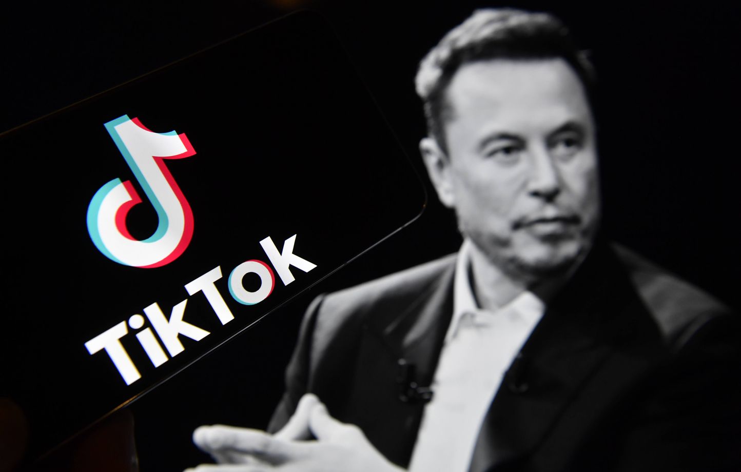 Elon Musk dément tout projet de rachat de TikTok