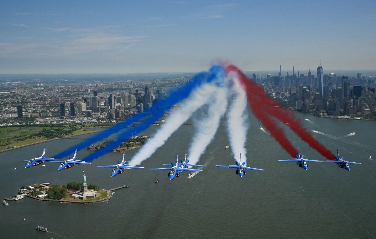 6a28d2e2d305d.jpg La Patrouille de France éblouit la Statue de la Liberté