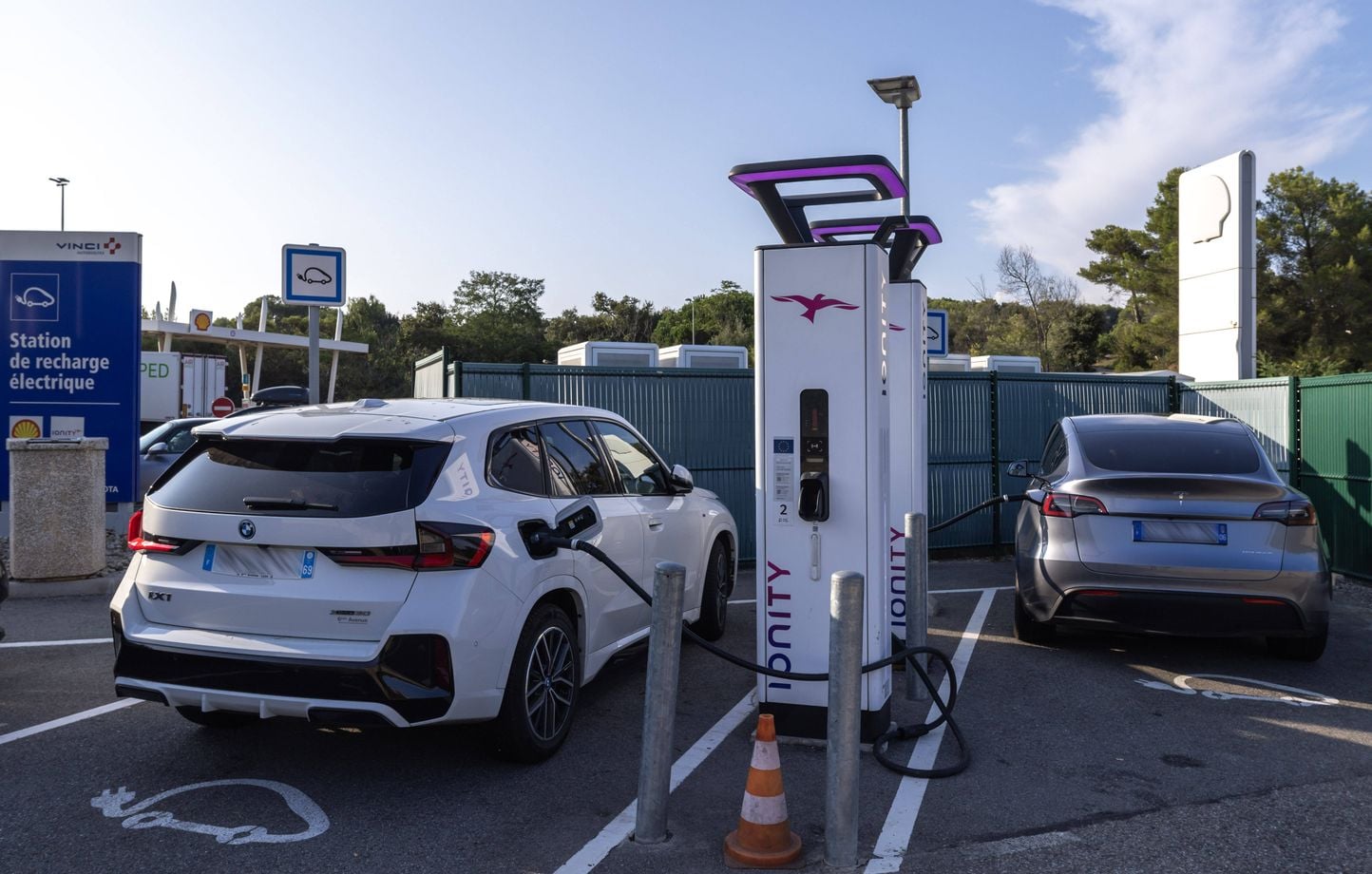 Bornes de recharge : la loterie des prix dénoncée