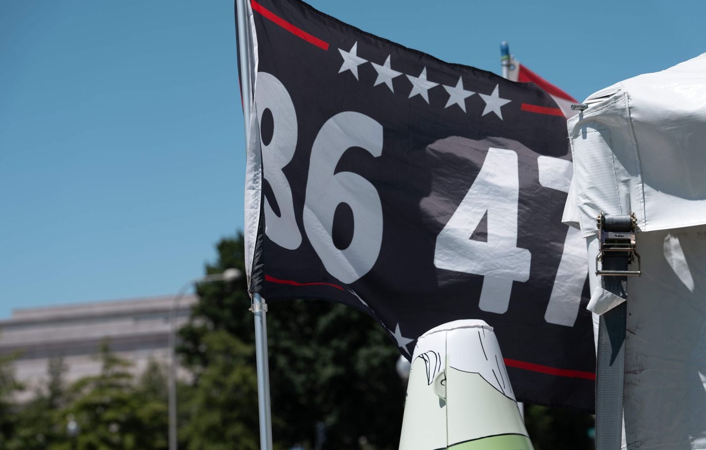 Trump visé ? Le mystérieux 86 47 inquiète Washington