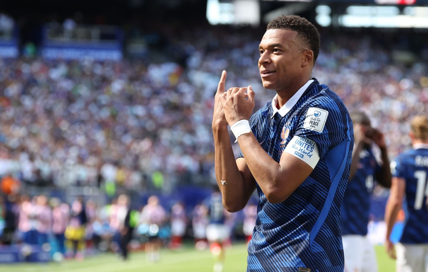 Mbappé : pourquoi sa célébration à la flûte fait le buzz