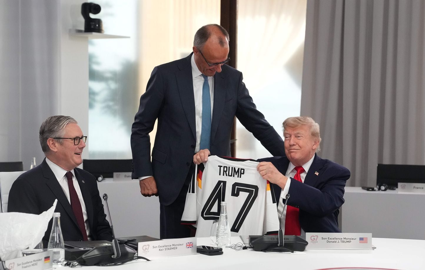 G7 : les cadeaux étonnants reçus par Donald Trump