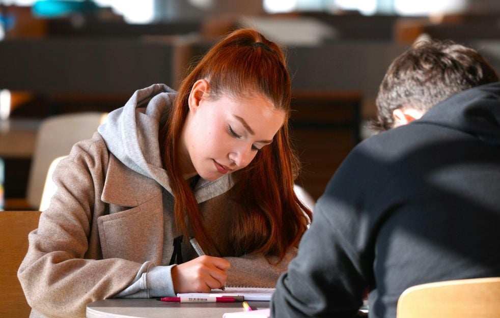 Frais d’université : la hausse qui inquiète les étudiants