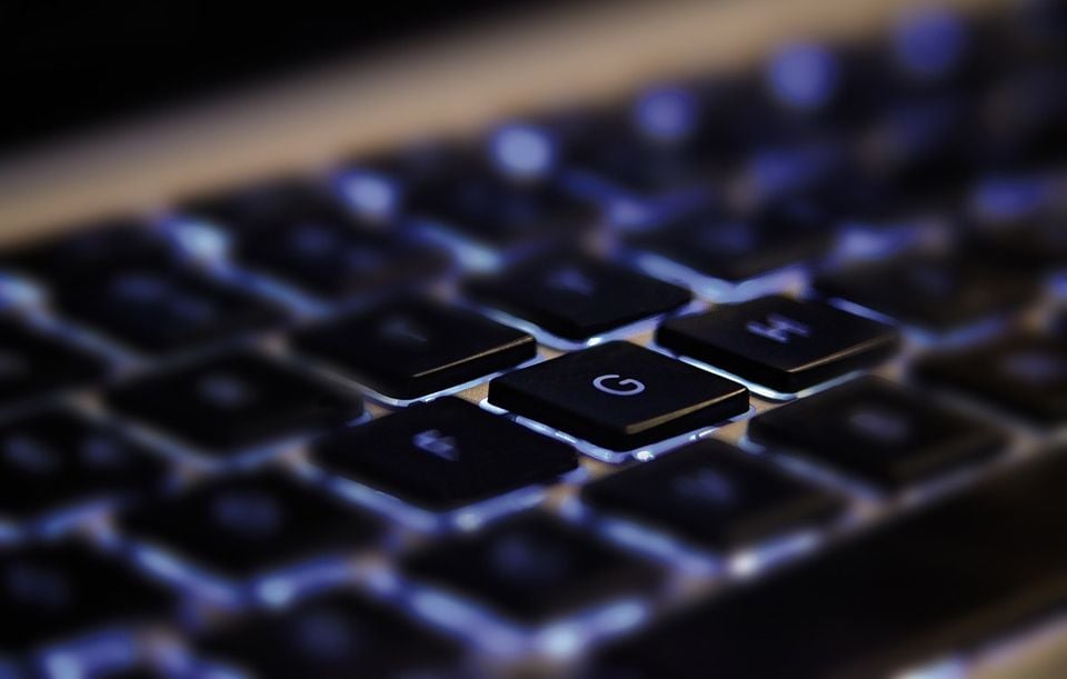 ChatGPT mis en cause après un suicide : OpenAI poursuivie
