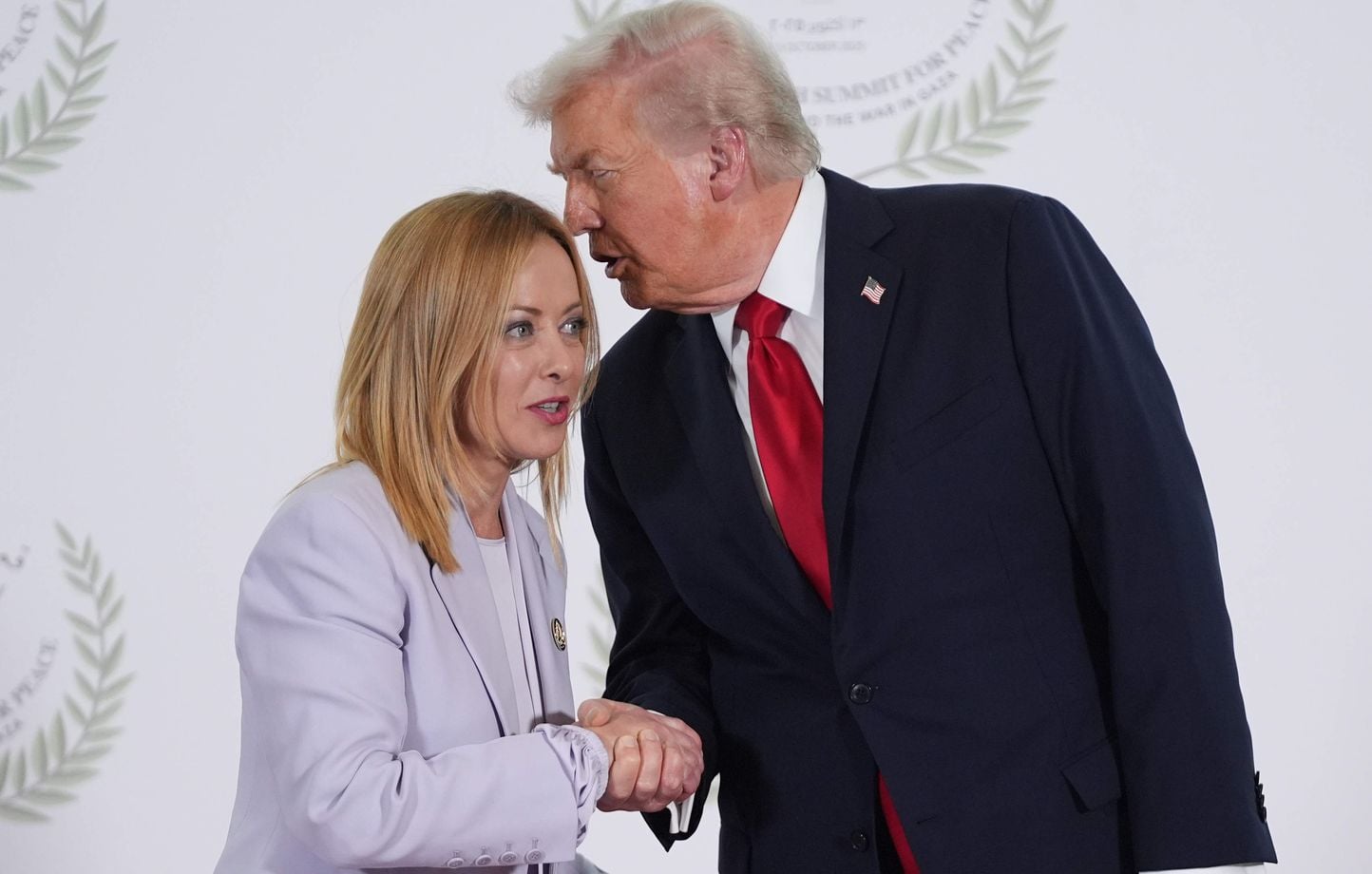 6a378b3423854.jpg Trump-Meloni : le selfie du G7 vire au clash