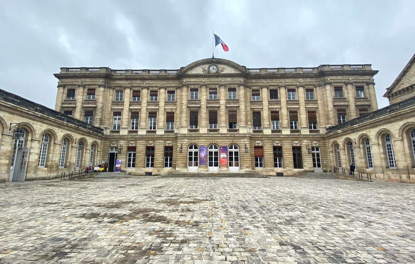 Bordeaux : 413 M€ de dette, la tutelle menace