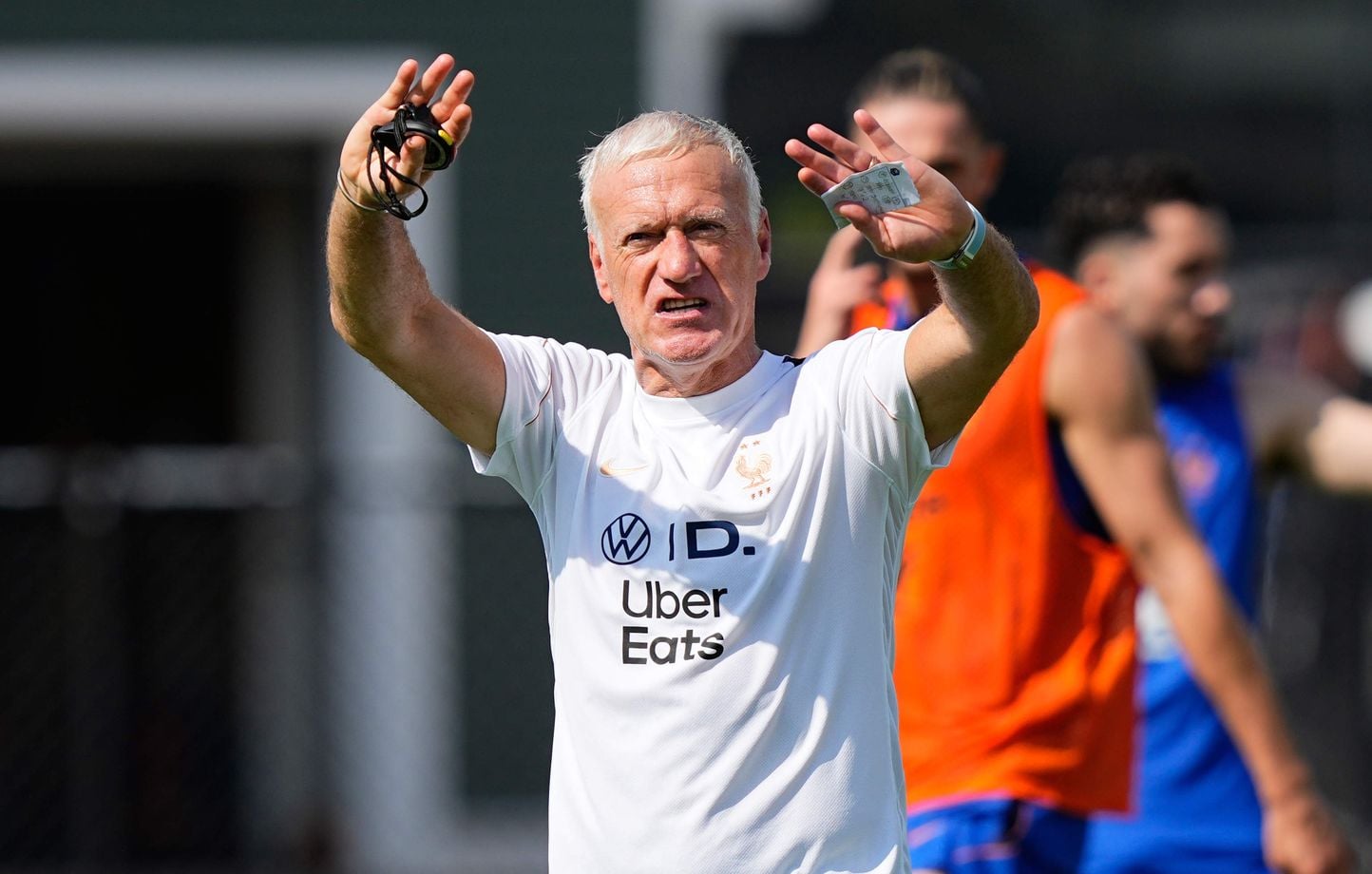 Bleus : Deschamps revient, Saliba inquiète avant la Suède
