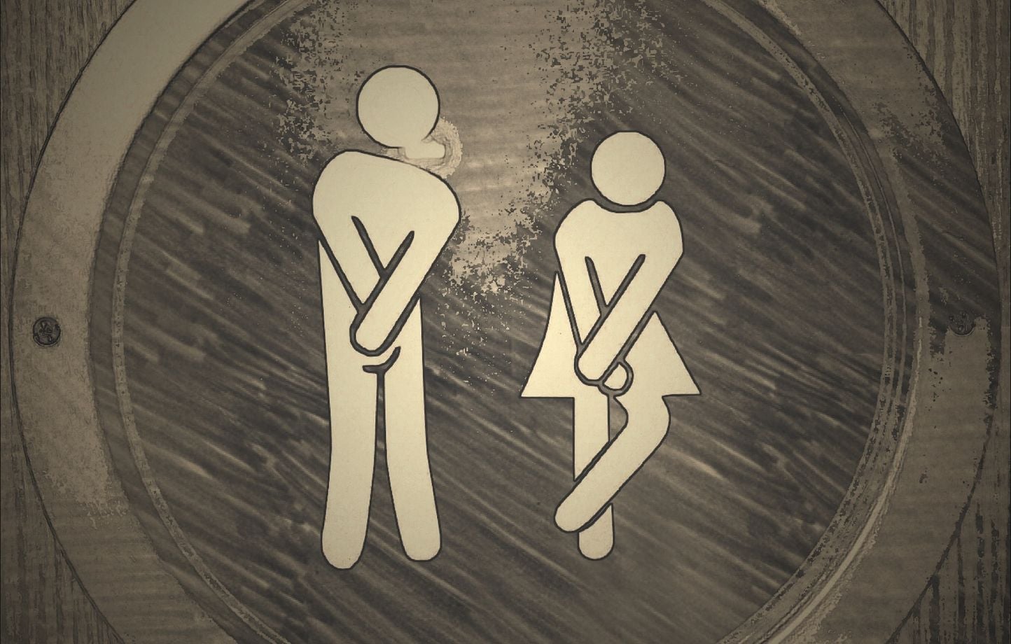 Il chute dans des toilettes sèches pour ses lunettes