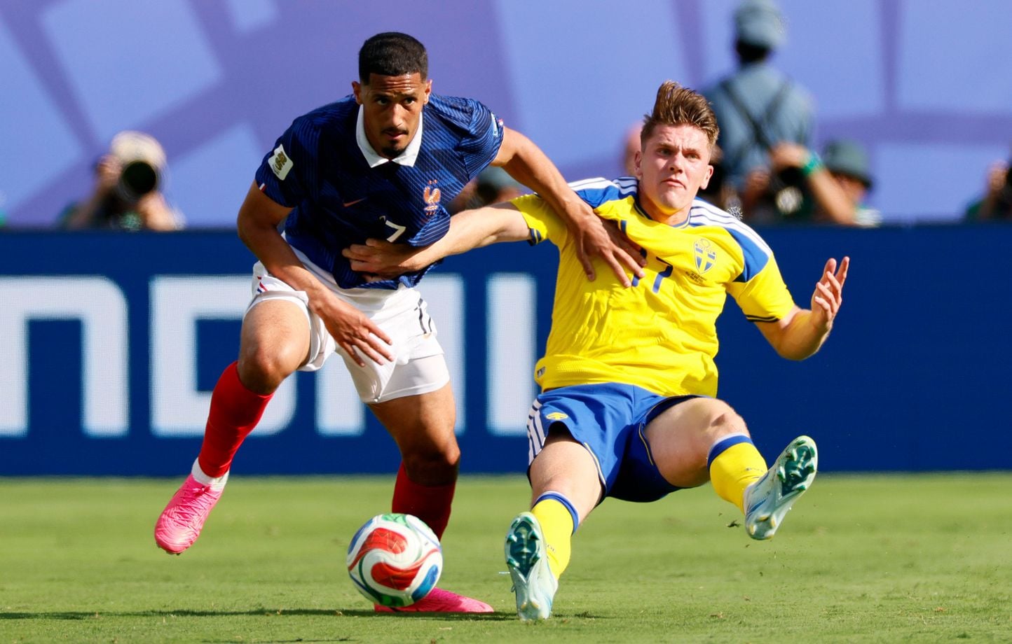 Bleus intouchables : la Suède bluffée après le 3-0